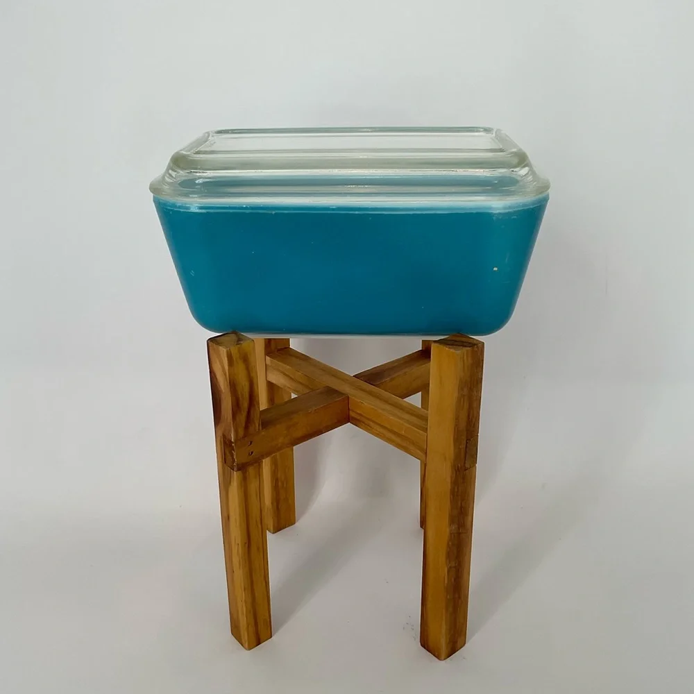 Vintage Pyrex covered dish_6